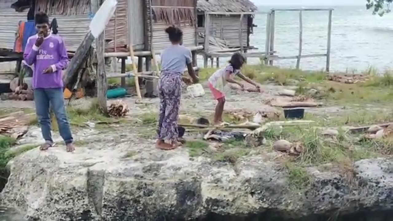 Crazy! This Guy Catches Tons of Fish Without Leaving His Kitchen 😂