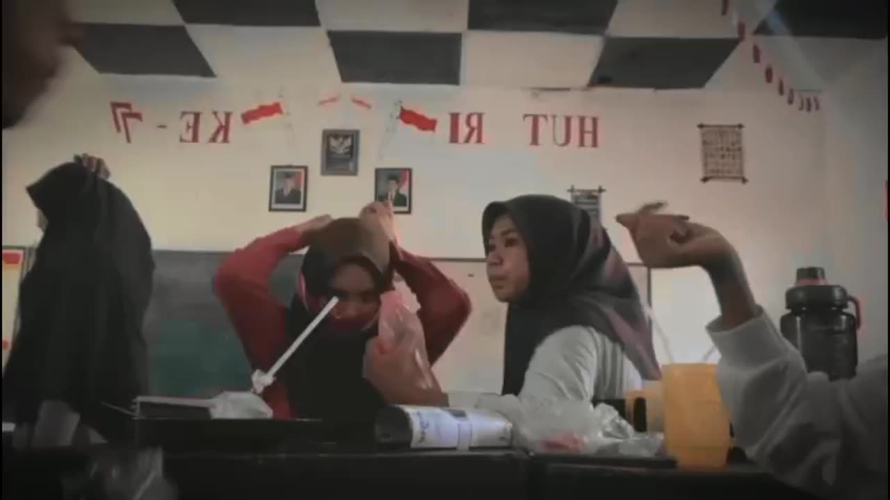Chit Chat with My Classmates | School Vlog