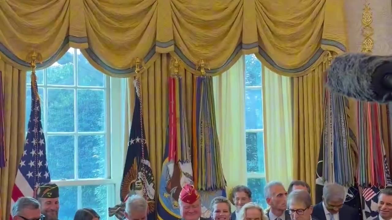 Trump Signs Executive Order Moving Marijuana Out of Schedule I