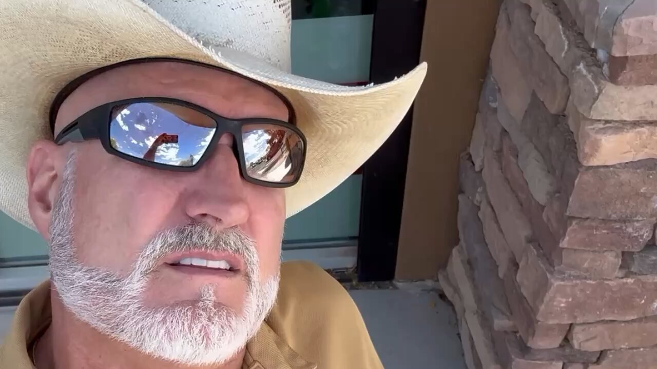 These are not Chemtrails. Wait a minute.