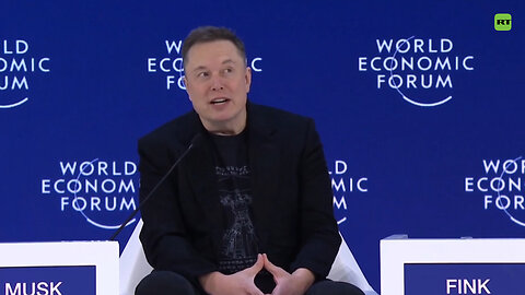 Elon Musk bromea con ser un extraterrestre