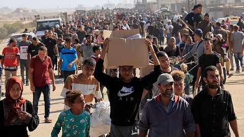 Desperate Palestinians overrun controversial food distribution centre in Gaza
