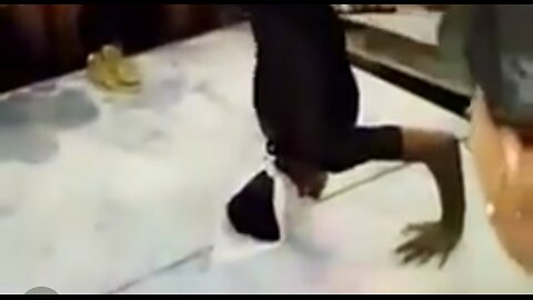 SHE'LL NEVER TWERK AGAIN 🤦🏻‍♀️