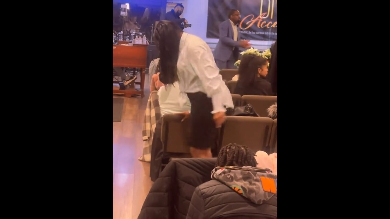 Dance Tamara 💃🏽 praise break!!!