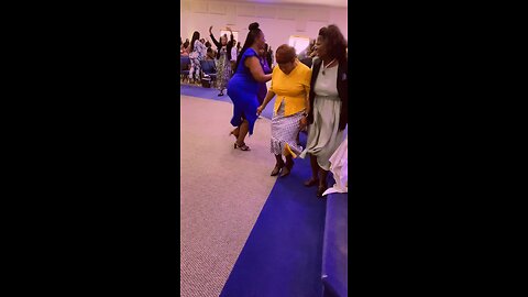 Praise him church Mother!! You don’t Know! 💃🏽👵🏽 #praisebreak