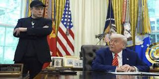 Elon Musk Calls Steve Bannon a ‘Communist Rtard’ After Deportation Calls