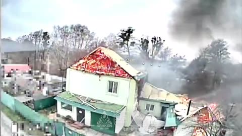 Ukrainians Open Up On Russian Squad Entering Residential Area