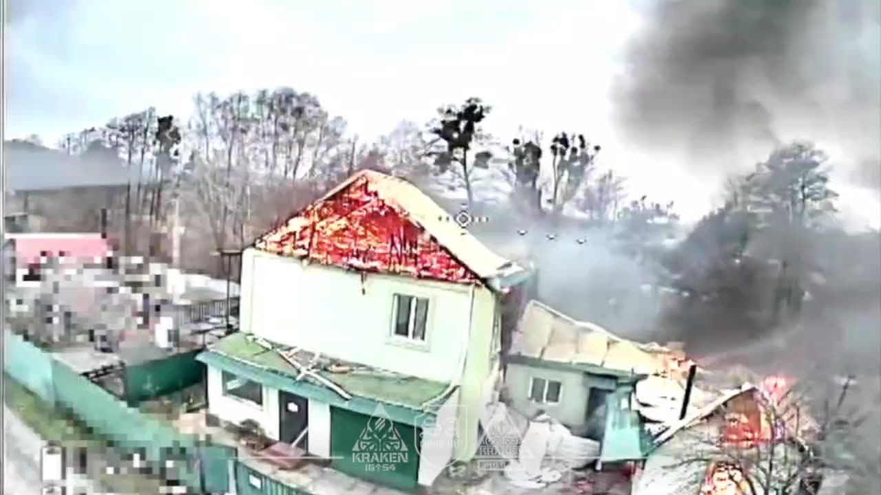 Ukrainians Open Up On Russian Squad Entering Residential Area