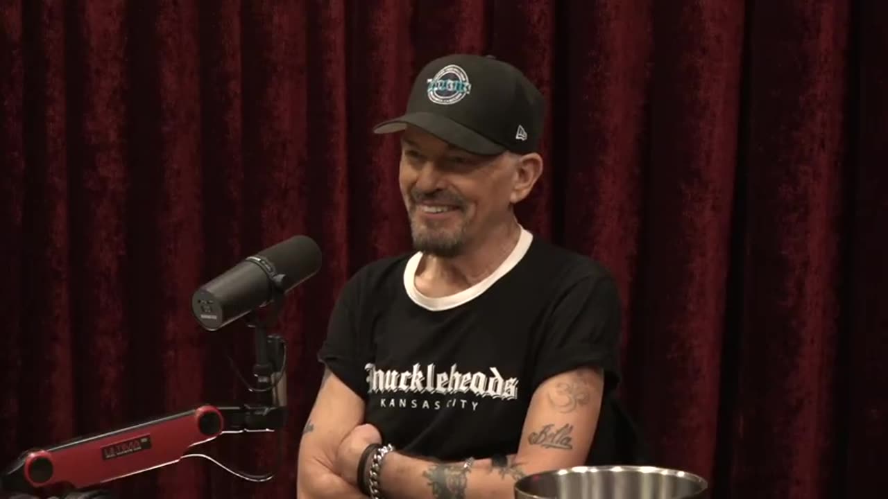The Joe Rogan Experience | Billy Bob Thornton (2407)