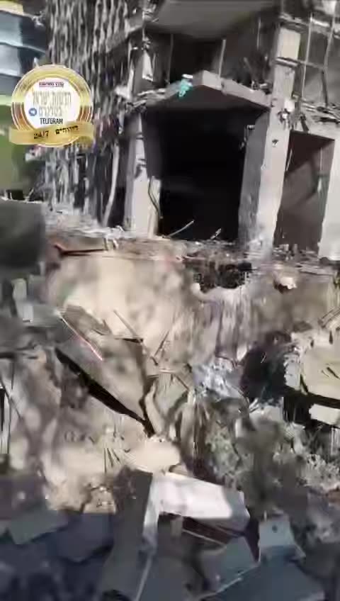 Mass damage to Central Tel Aviv following a Iranian missile arrival