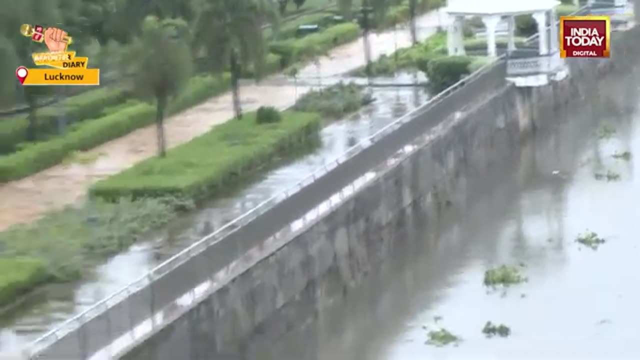 UP_Flood_Fury__Heavy_Rains_Lash_Lucknow,_Schools_Shut,_Gomti_Rises