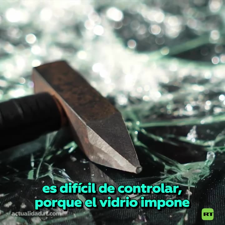 El artista del cristal: dar vida a las grietas