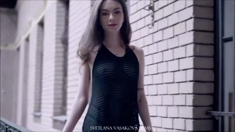 Liz Ocean Poised Grace