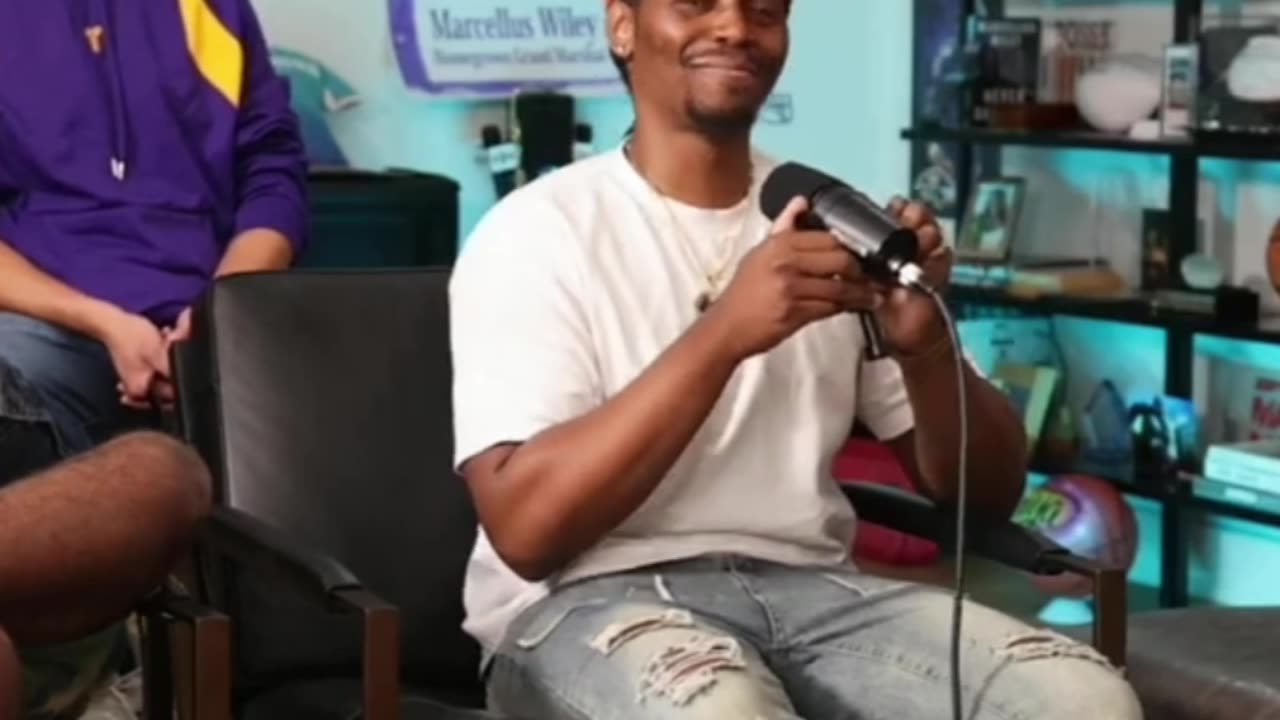 Watch how football players talk about your daughters! 😆