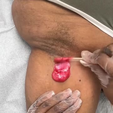 Underarm Waxing Using Sexy Smooth Cherry Desire Hard Wax | @_mochabbs