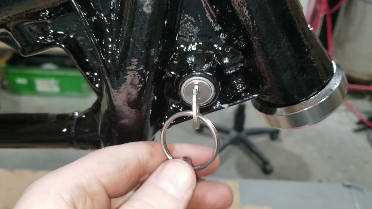 1956 Harley Davidson FLH restoration Part 6, The rolling chassis, The frame & Hydra-glide front end