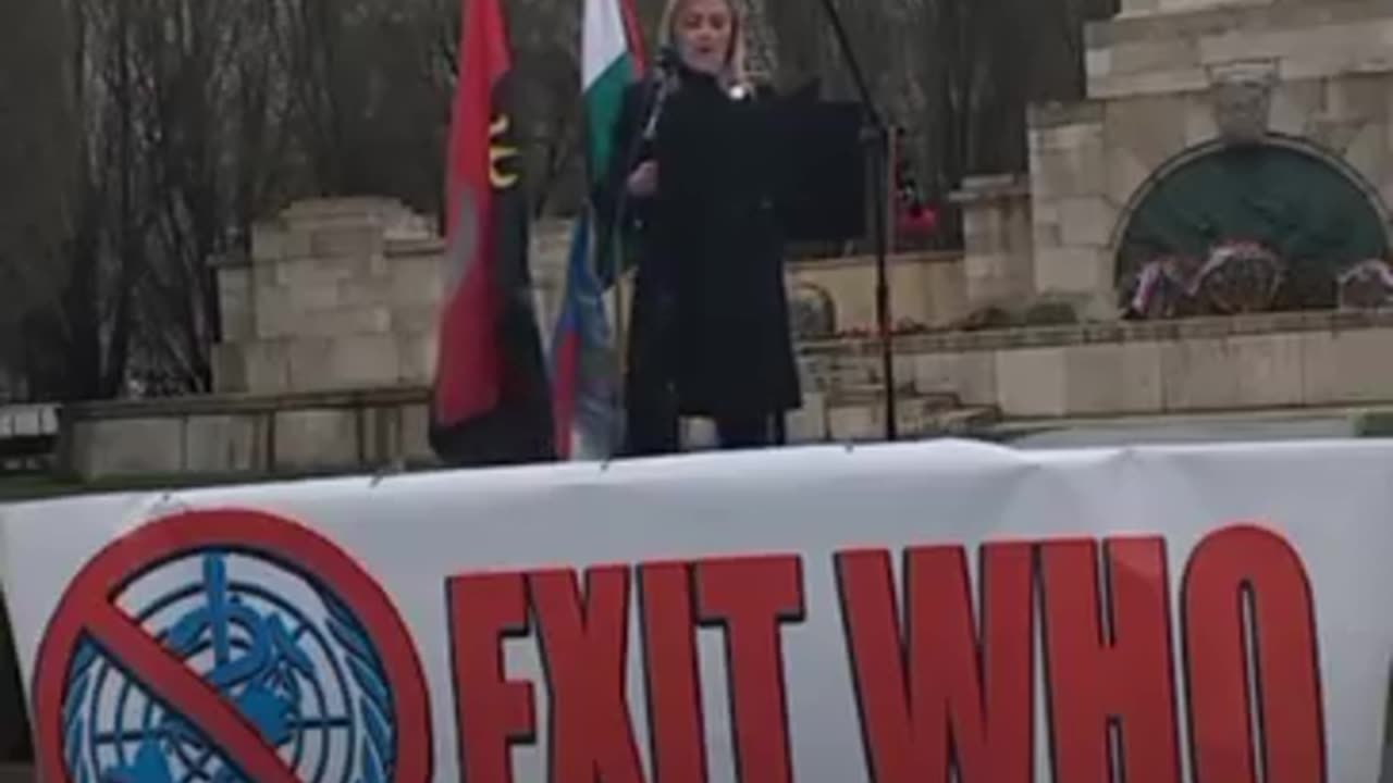 DR. DORA MÁRTA - Tüntetés a WHO-ból kilépés mellett (2025.03.15.)