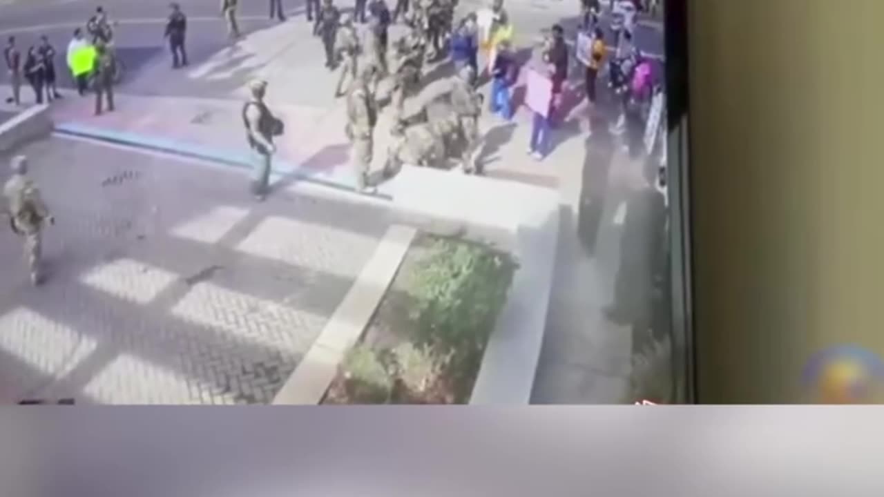 Guy arrested obstructing plays the victim.