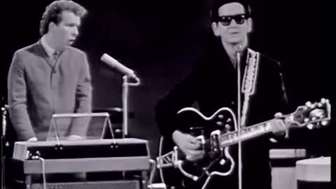 Roy Orbison - Oh, Pretty Woman (Monument Concert 1965)