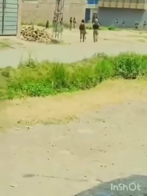 🇵🇰🇮🇳 Hostilities have restarted at the line of contact. Pakistan is also moving heavy military