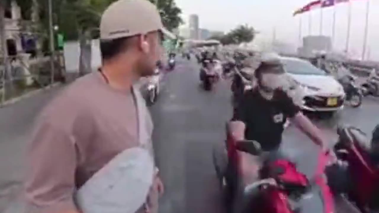 How to Cross a street in Vietnam