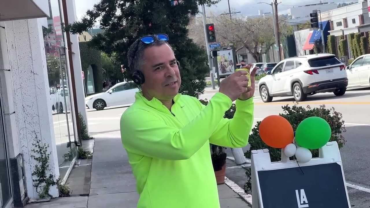 Man DESTROYS Corrupt Officer Trying To OPRESS His FIRST AMENDMENT RIGHTS (720p60fps)