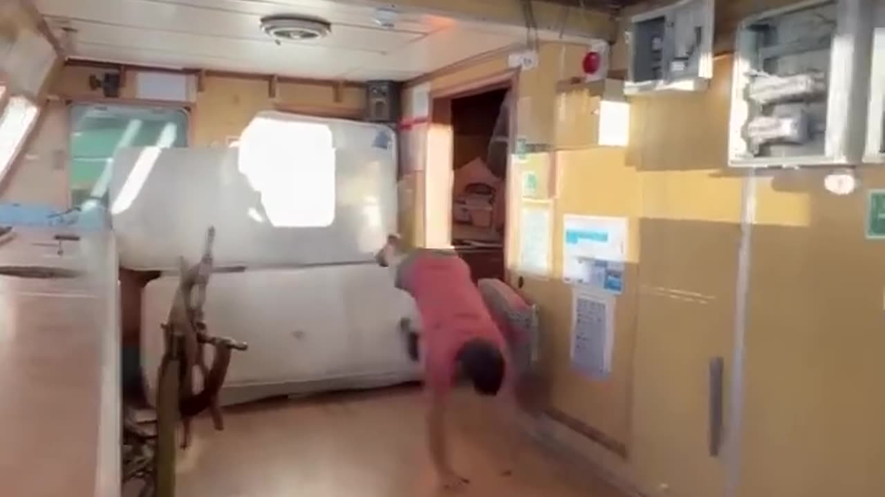They turned the gravity off 🤣🤯