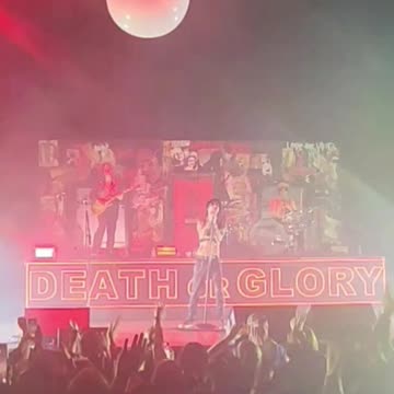 Palaye royale ( live )