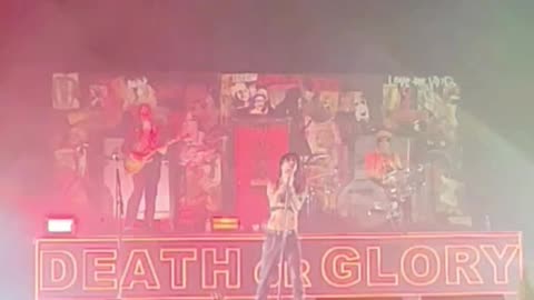 Palaye royale ( live )