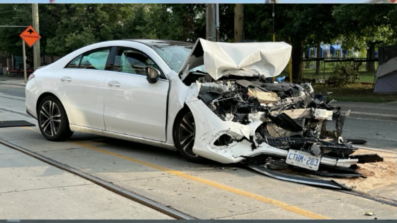 Two injured after head-on collision between vehicle and TTC streetcar on Bathurst