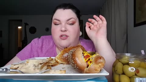 FB_2017_12_30_(2)_Mukbang Chicago-Style Hot Dogs Eating Show