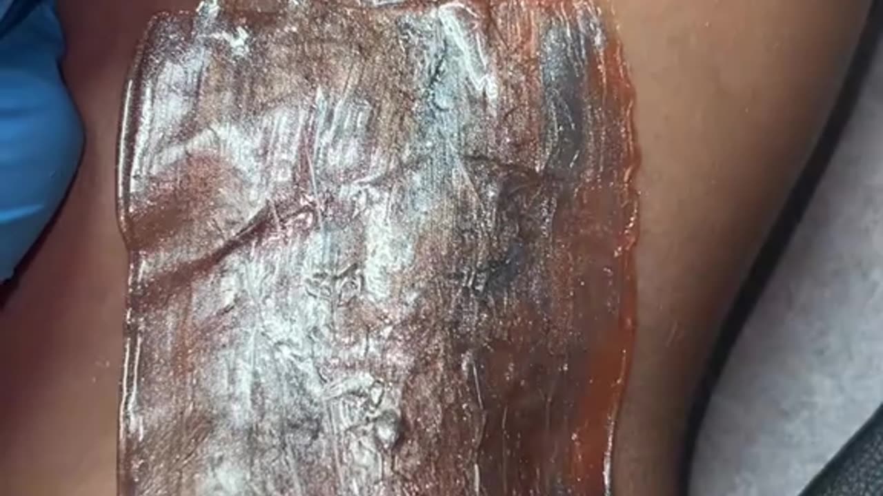 @waxingqueenadventures Underarm Waxing with Sexy Smooth Sapphire + Tangerine Tease Hard Wax