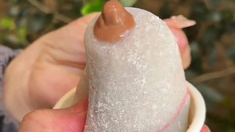 Making cute rice cakes