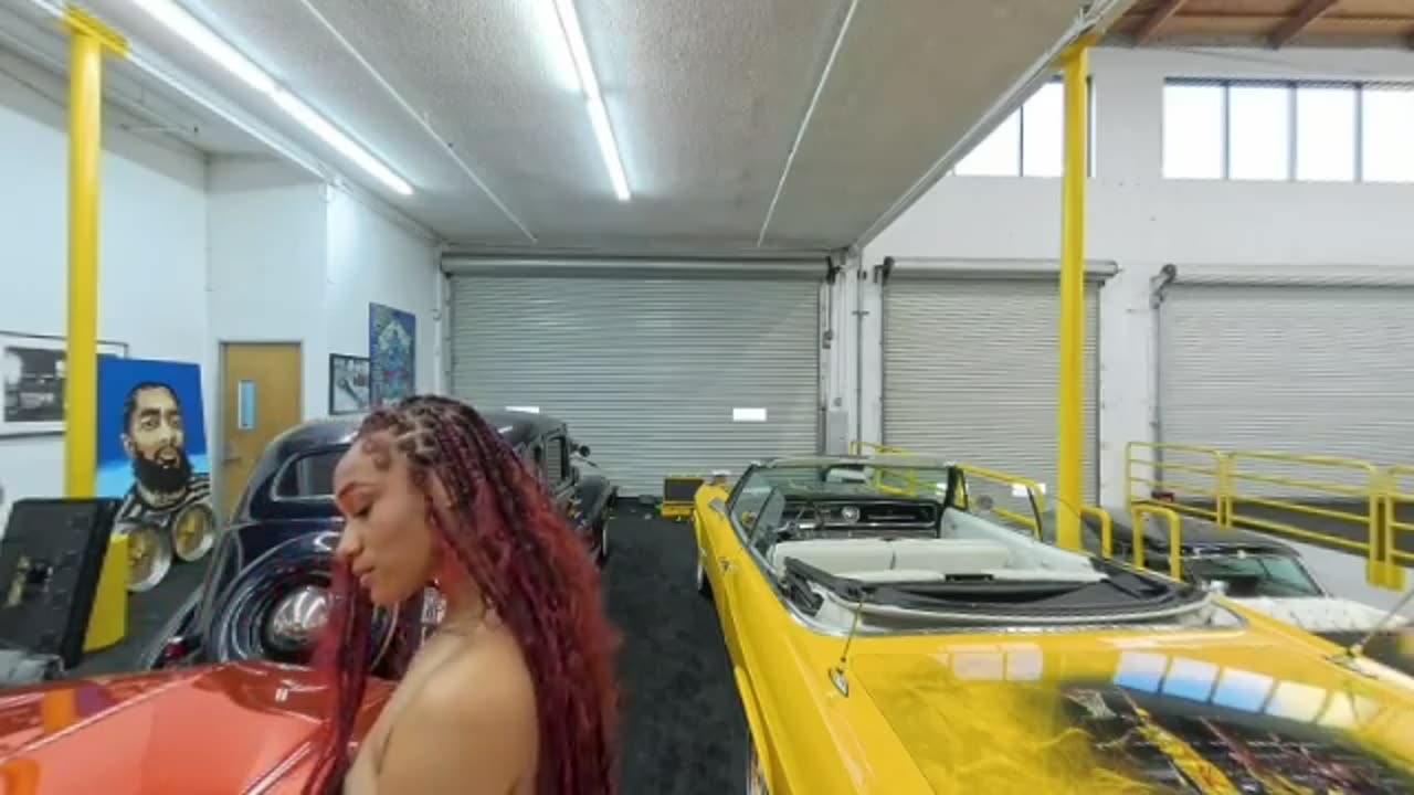 Snoop Dogg - Snoop Will Make You Dance (Visualizer)