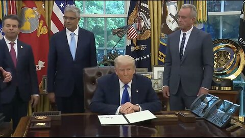 TRUMP❤️🇺🇸🥇🪽🕺SIGNS EXECUTIVE ORDER🤍🇺🇸🏅🪽📄✍️👩‍🔬TO BAN GAIN OF FUNCTION RESEARCH💙🇺🇸🏅🪽🏛️🦠🔬🧪⭐️