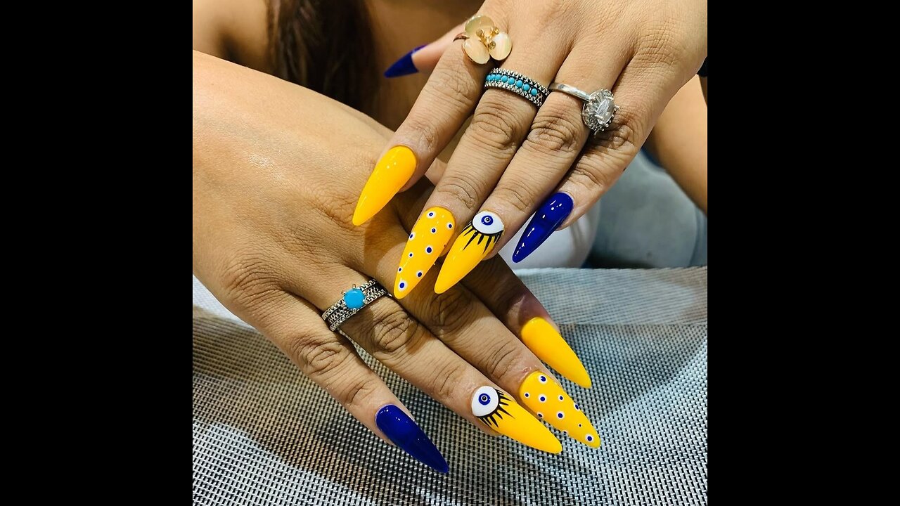 Glamorous Green Nail Extensions | Trendy & Classy Look for 2025