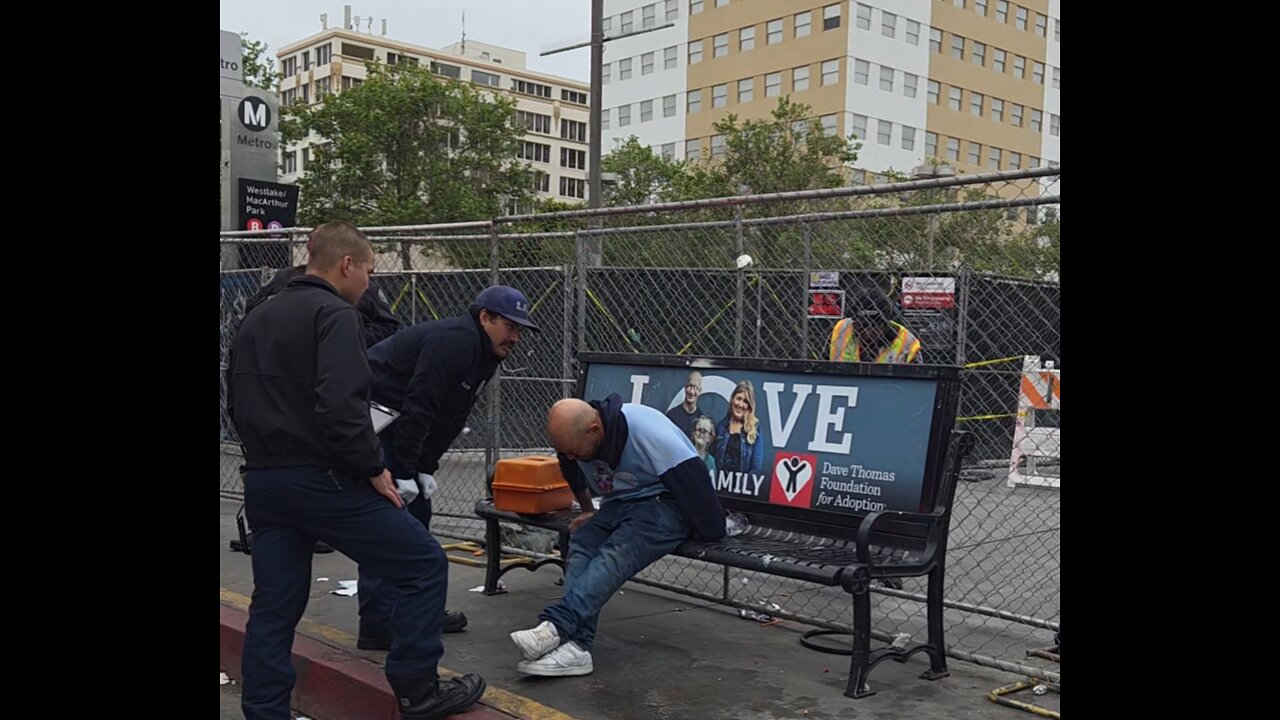 guy gets mace by officer