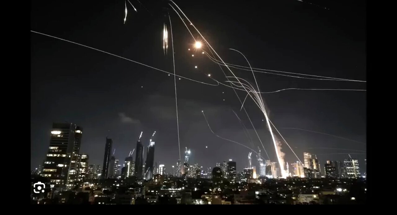 IS THE IRON DOME EVEN REAL? ARE WE WATCHING A WAR TAKE PLACE RIGHT NOW OR IS A MOVIE BEING PRODUCED?