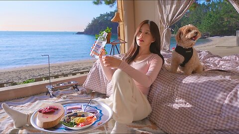 🌊A glass of soju and home-made makase on the beach with the ocean right in