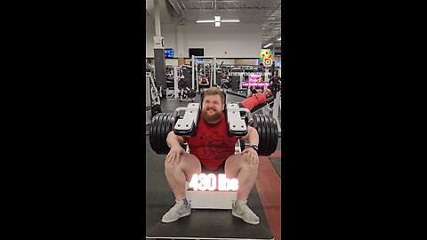 430lbs Hack Squat (Medium) | #fitness #shorts #legs 🦵💪