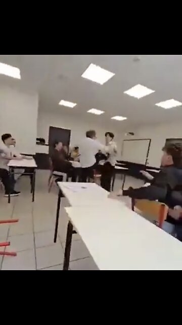 FRENCH HIGH SCHOOL TEACHER🇫🇷🏫👨‍🎓🥊👨‍🏫📸PUNISH STUDENTS FOR BULLYING🚶🏻🏫👨‍🏫💫