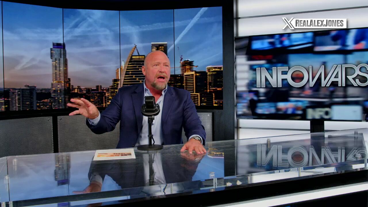 CNN Host goes on Racist Triad about White Africans escaping genocide