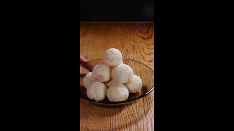 Crispy potato balls are crispy on the outside and tender on the inside.