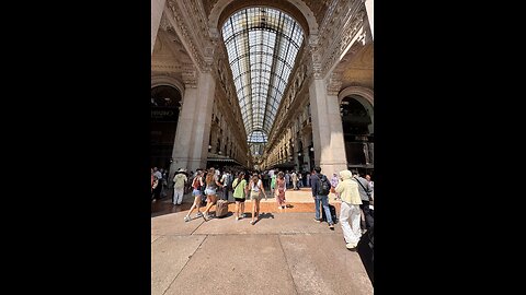 Scenes along the way while walking in Italy 🇮🇹 📹