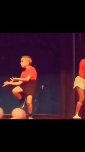 Lil dude hit that 😂