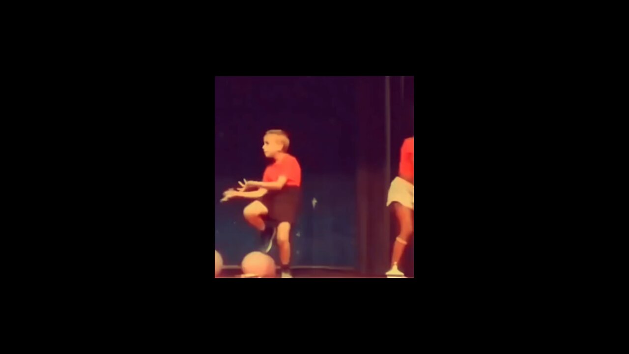 Lil dude hit that 😂