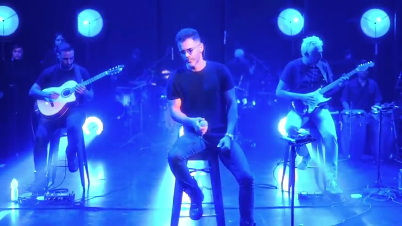 Sirvan Khosravi called Bargard