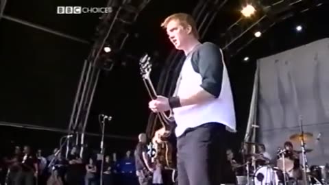 Queens of the Stone Age with Dave Grohl Glastonbury Festival 2002 HD