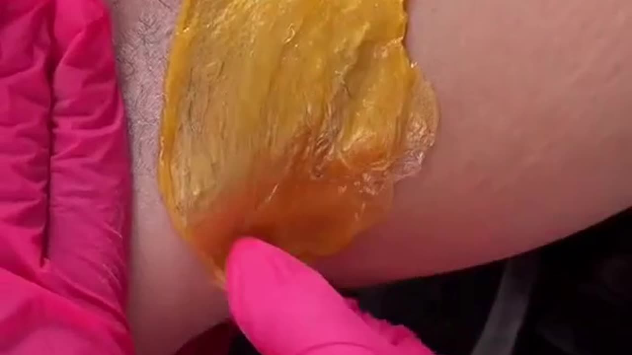 Underarm Waxing Using Sexy Smooth Golden Allure Hard Wax | @waxedbyval