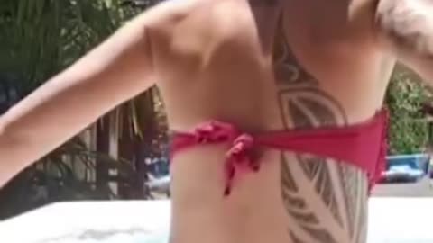 These women are so h*t that they needed to cool of